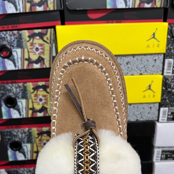 Womens UGG Brown Suede Boots - Picture 3 of 9